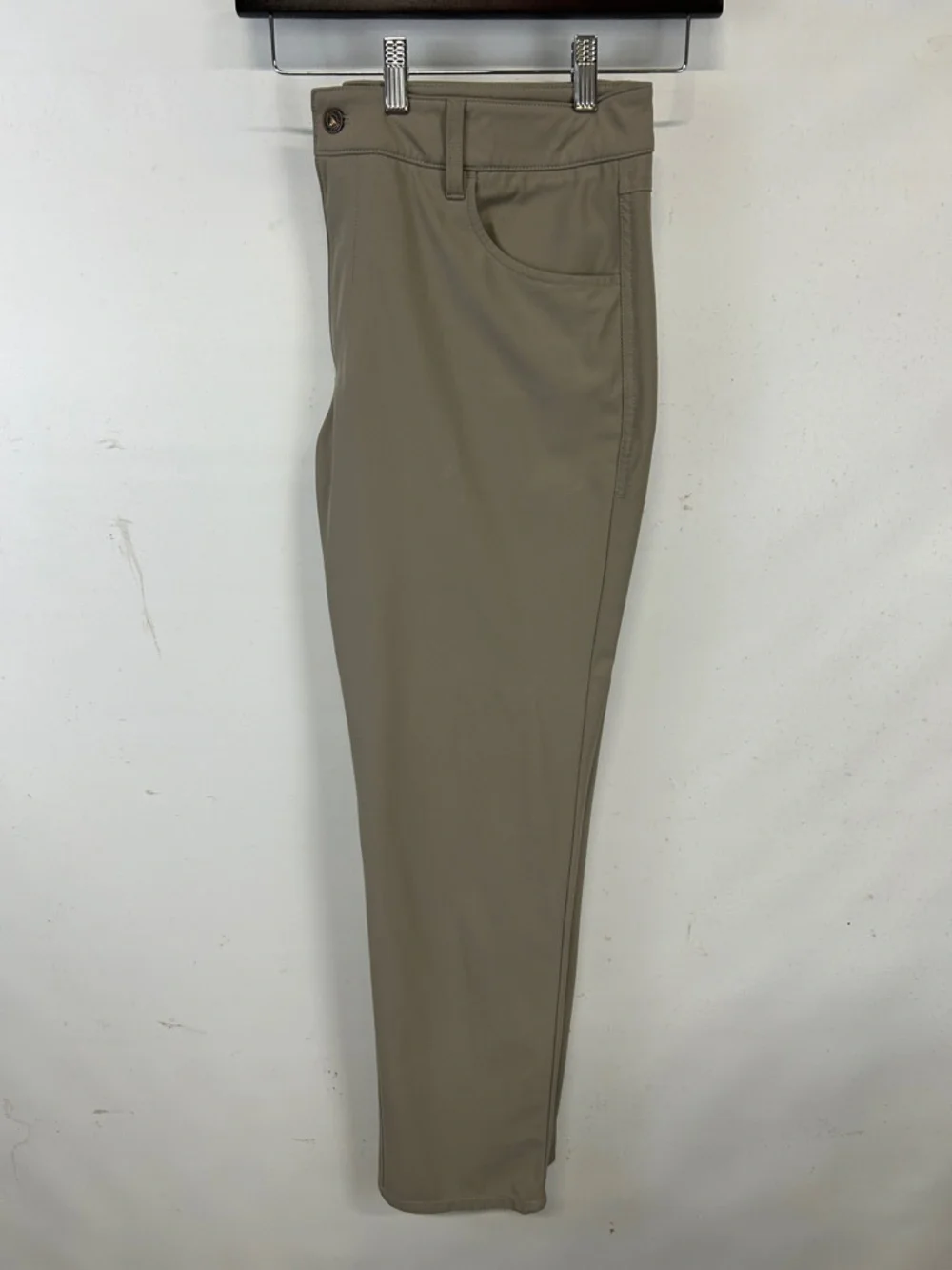 johnnie-O Prep-Formance flat front Chino.  36 x 30 - Picture 9 of 10
